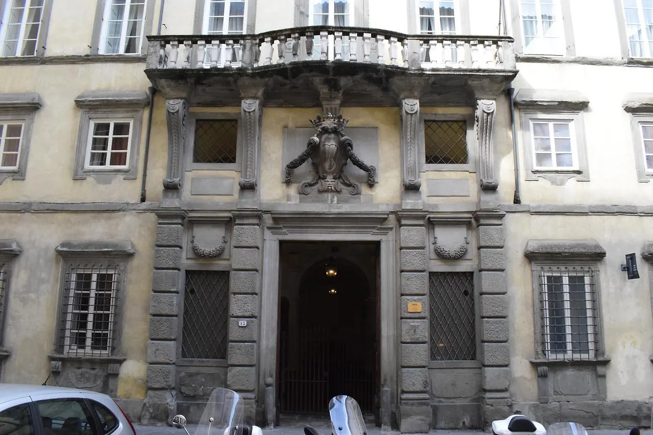 Palazzo Tucci Apartments Lucca
